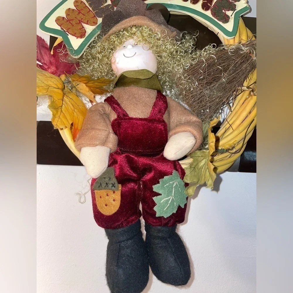 NWT HANDCRAFTED BY ME DOC L “WELCOME” FALL HARVEST SCARECROW DECORATION!